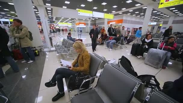 Sala de espera no aeroporto de Sheremetyevo — Vídeo de Stock