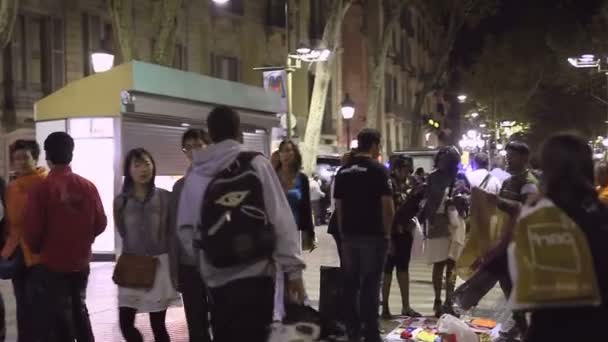 Торговая улица Барселоны — стоковое видео