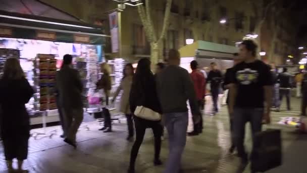 The shopping street of Barcelona — Stock Video