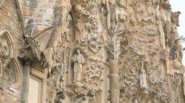 mimari cephe oyma işi Barcelona sagrada Familia