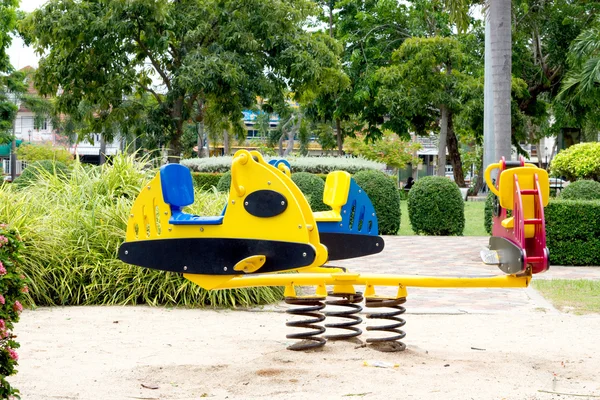 Exercise equipment in public park — Stock Photo, Image