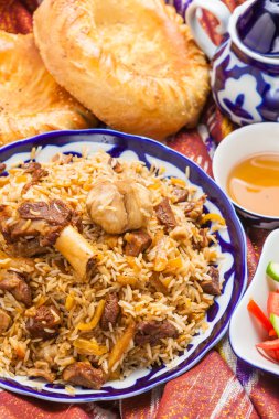 Özbek Ulusal Gıda geleneksel kumaş adras