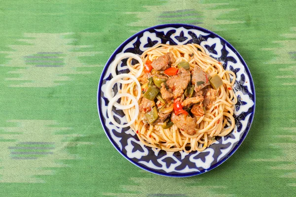 Özbek Ulusal Gıda geleneksel kumaş adras