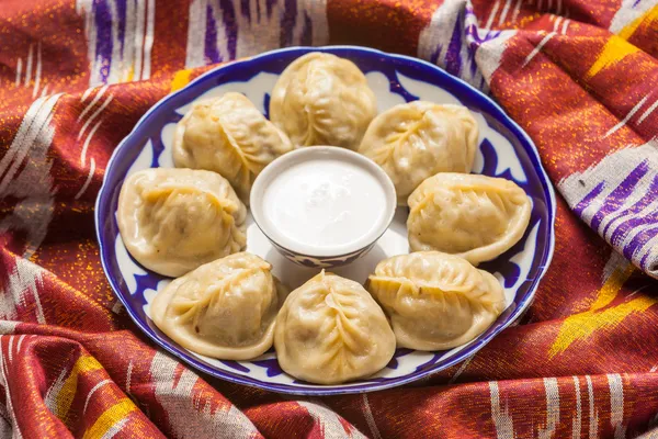 Özbek Ulusal Gıda geleneksel kumaş adras