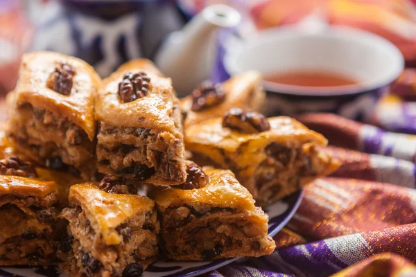 Özbek Ulusal Gıda geleneksel kumaş