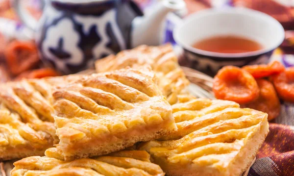 Özbek Ulusal Gıda geleneksel kumaş adras