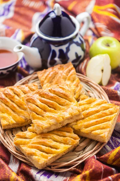 Özbek Ulusal Gıda geleneksel kumaş adras