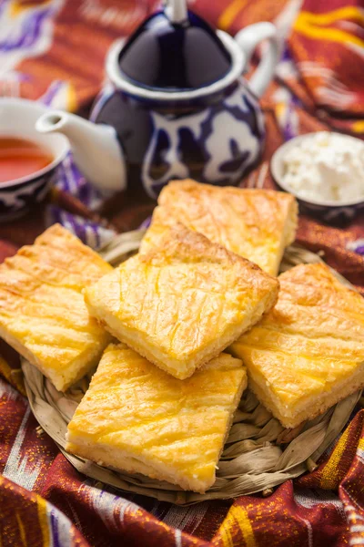 Özbek Ulusal Gıda geleneksel kumaş adras