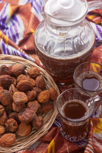 Özbek Ulusal Gıda geleneksel kumaş adras