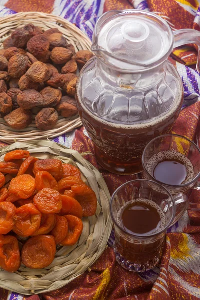 Özbek Ulusal Gıda geleneksel kumaş adras