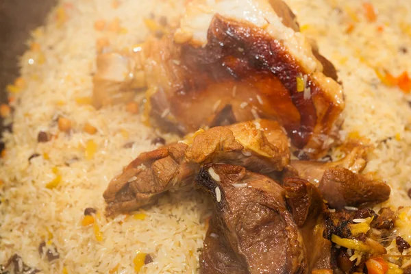 Özbek Ulusal Gıda geleneksel kumaş adras