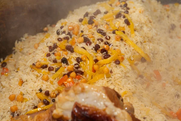 Özbek Ulusal Gıda geleneksel kumaş adras