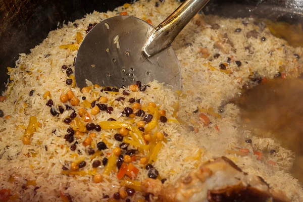 Özbek Ulusal Gıda geleneksel kumaş adras