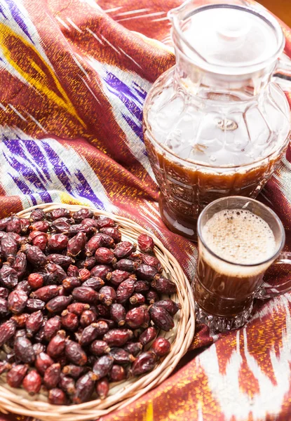 Özbek Ulusal Gıda geleneksel kumaş adras