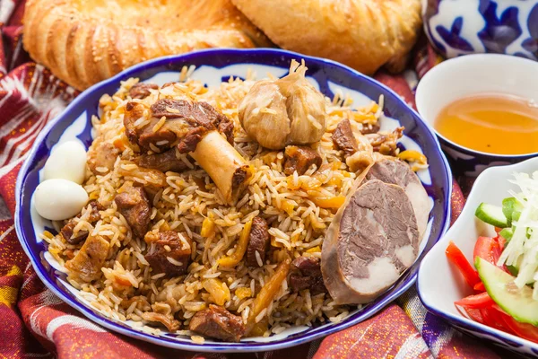 Özbek Ulusal Gıda geleneksel kumaş