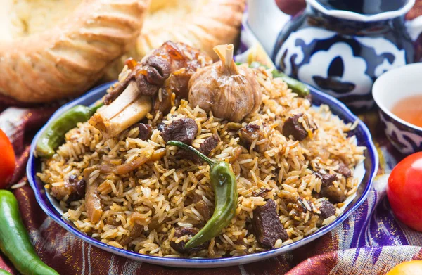 Özbek Ulusal Gıda geleneksel kumaş