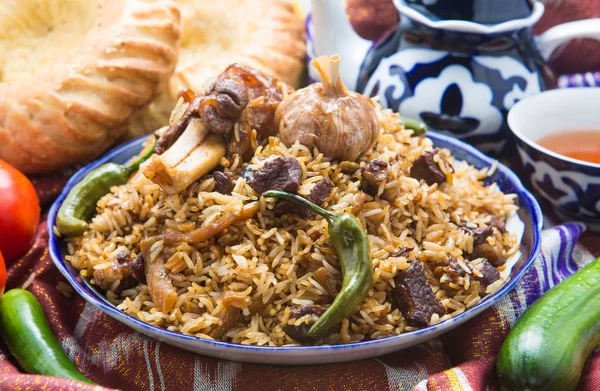 Özbek Ulusal Gıda geleneksel kumaş adras