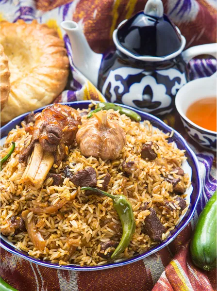 Özbek Ulusal Gıda geleneksel kumaş adras