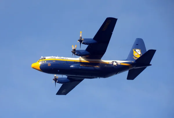 Blue Angels soutient C-130 Hercules — Photo