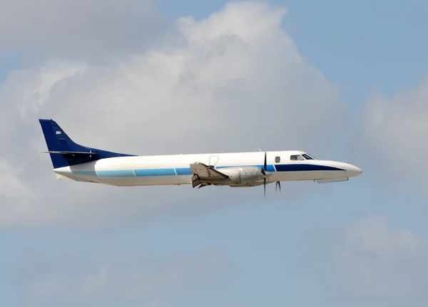 Avião turboélice moderno — Fotografia de Stock