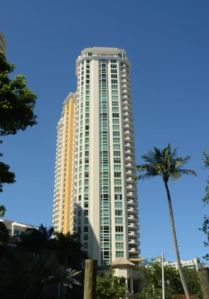 Apartamentos de lujo frente al mar — Foto de Stock