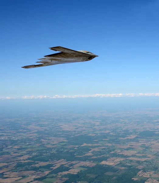 Bombardiere stealth in volo — Foto Stock