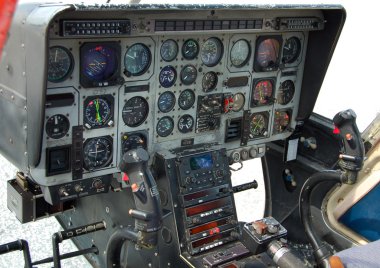 Helikopter kokpit araçları paneli