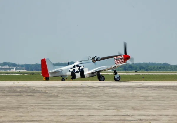 二次世界大戦の p-51 ムスタング戦闘機 — ストック写真