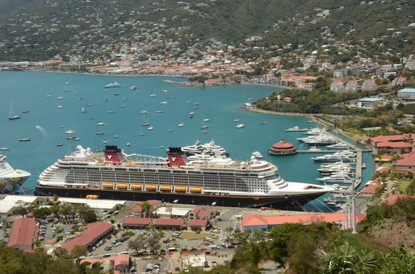 Disney Fantasy cruise ship aerial view — Stock Photo, Image