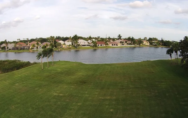 Häuser am See in Florida — Stockfoto