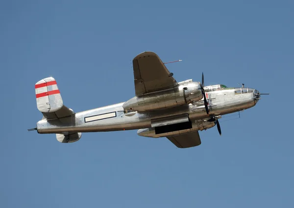 Uçuş eski bombardıman uçağı — Stok fotoğraf