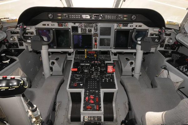 Detailed View Turboprop Airplane Detailed View Instrumentation Panel — 图库照片