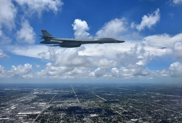 Modern Nuclear Bomber Flight Side View Air Air — Fotografia de Stock