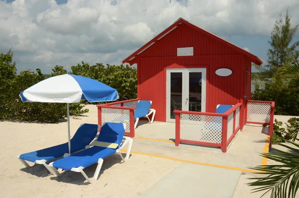 Red Beach Bungalow Island Bahamas — Stock Photo, Image