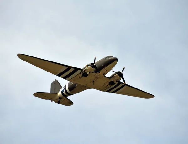 Második Világháború Korszak Könnyű Szállító Repülőgép Repülés Közben — Stock Fotó