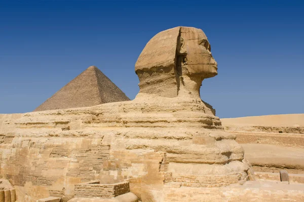 Grande Sfinge Piramide Cheope Cheope Sull Altopiano Giza Vicino Cairo — Foto Stock