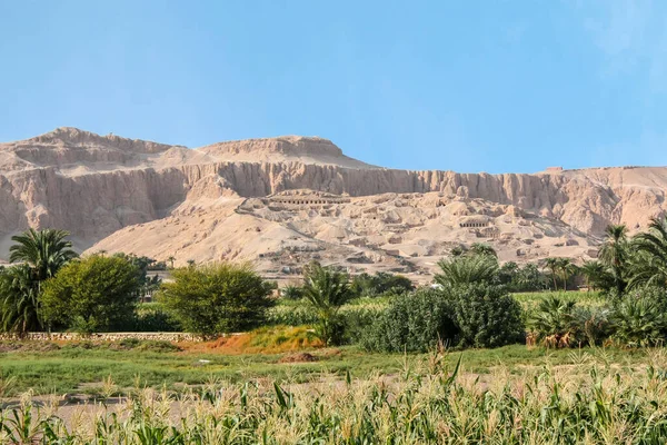 Luxor, Mısır 'daki Queens Vadisi. Panoramik görünüm.