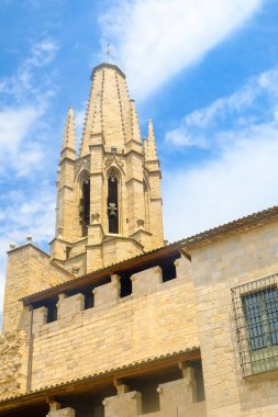 St. Felix, Katalonya, İspanya Ortaçağ Üniversite Kilisesi 'nin çan kulesi..
