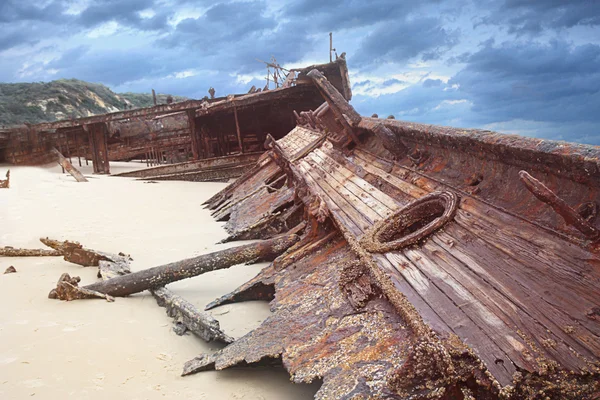 Broken up shipwreck — Stock Photo, Image