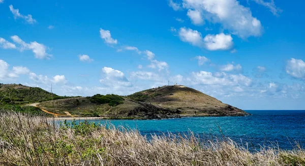 澳大利亚昆士兰州北部的Archer Point 这里是珊瑚礁靠近海滩的地方有着美丽清澈的海水 — 图库照片