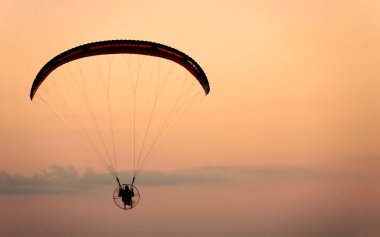 yamaç paraşütü
