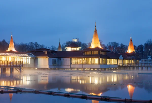 Heviz spa, gece