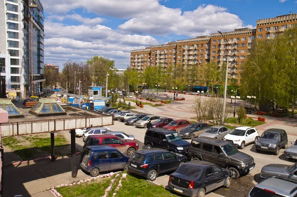 Солнечный день в городе — стоковое фото