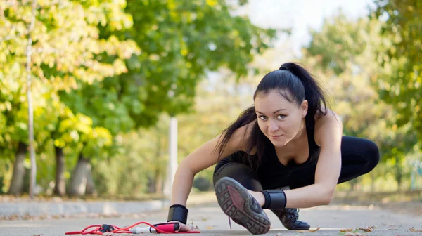 Žena sportovec, strečink — Stock fotografie