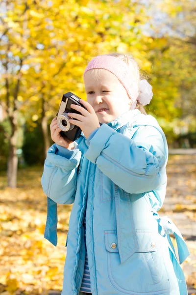 Hevesli genç kızın fotoğrafçısı — Stok fotoğraf