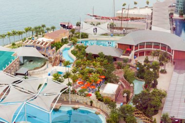 Waterfront resort tropikal upscale