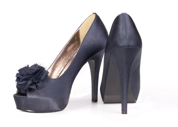 Elegantní modré ženské satén boty — Stock fotografie