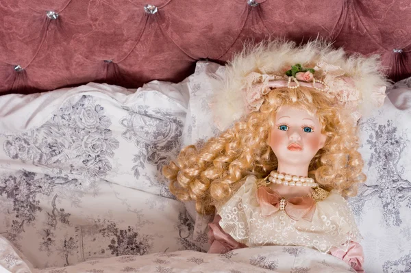 Gezicht van een mooie vintage doll — Stockfoto