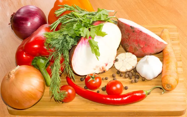 Biologische groenten, kruiden en specerijen — Stockfoto