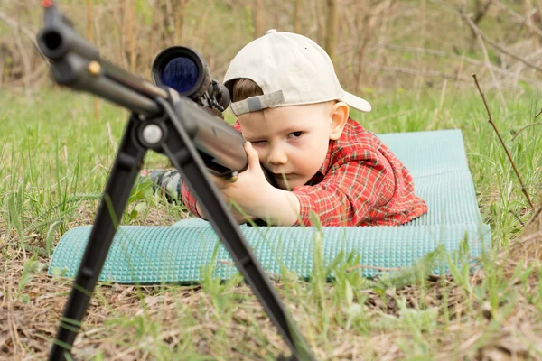 Young boy — Stock Photo, Image